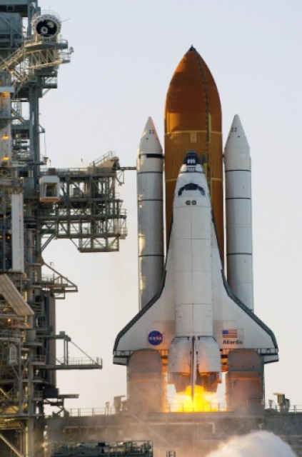 This image has an empty alt attribute; its file name is edu_shuttle_launch_sts-117-1.jpg